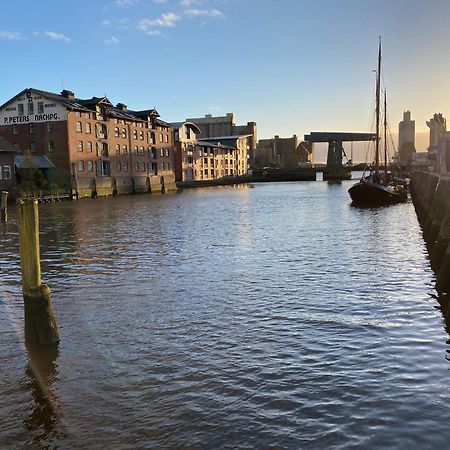 Simmerdeis Am Hafen Husum  Kültér fotó